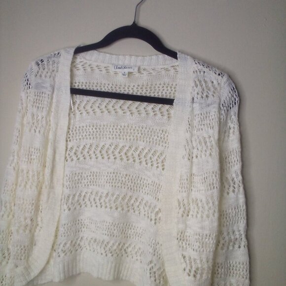 Cloud Chaser Cardigan Sweater Cropped Leightweight Open Long Sleeve White - Picture 9 of 16